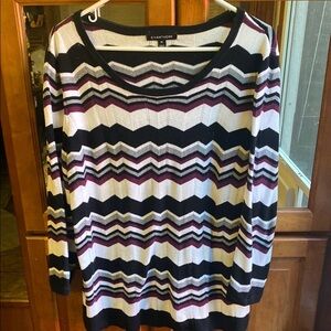 ❤️❤️❤️ HOST PICK!! Women’s XXL Black, White and Maroon Knit Long Sleeved Sweater
